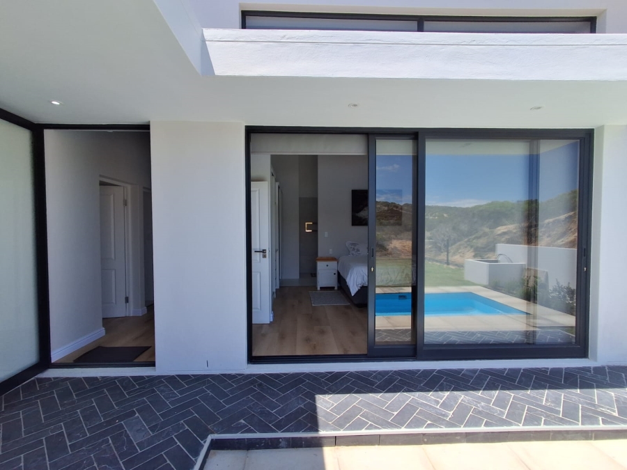 4 Bedroom Property for Sale in Stilbaai Oos Western Cape